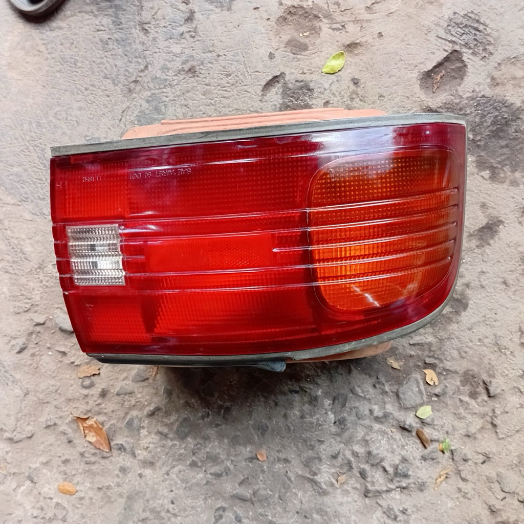 Lampu Stop Belakang Mazda 323 Hatchback/Familia (Kiri)