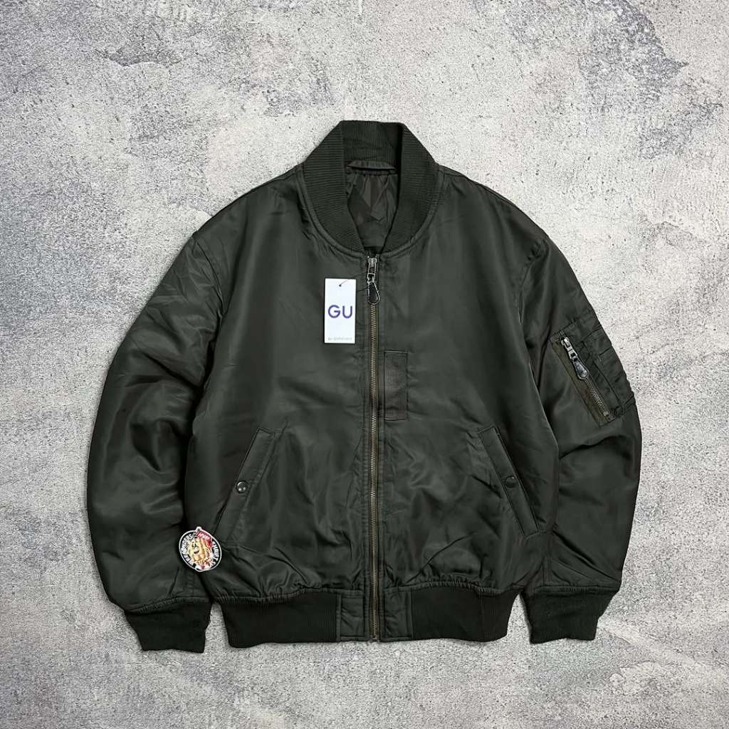 GU by Uniqlo MA-1 Blouson Bomber.
