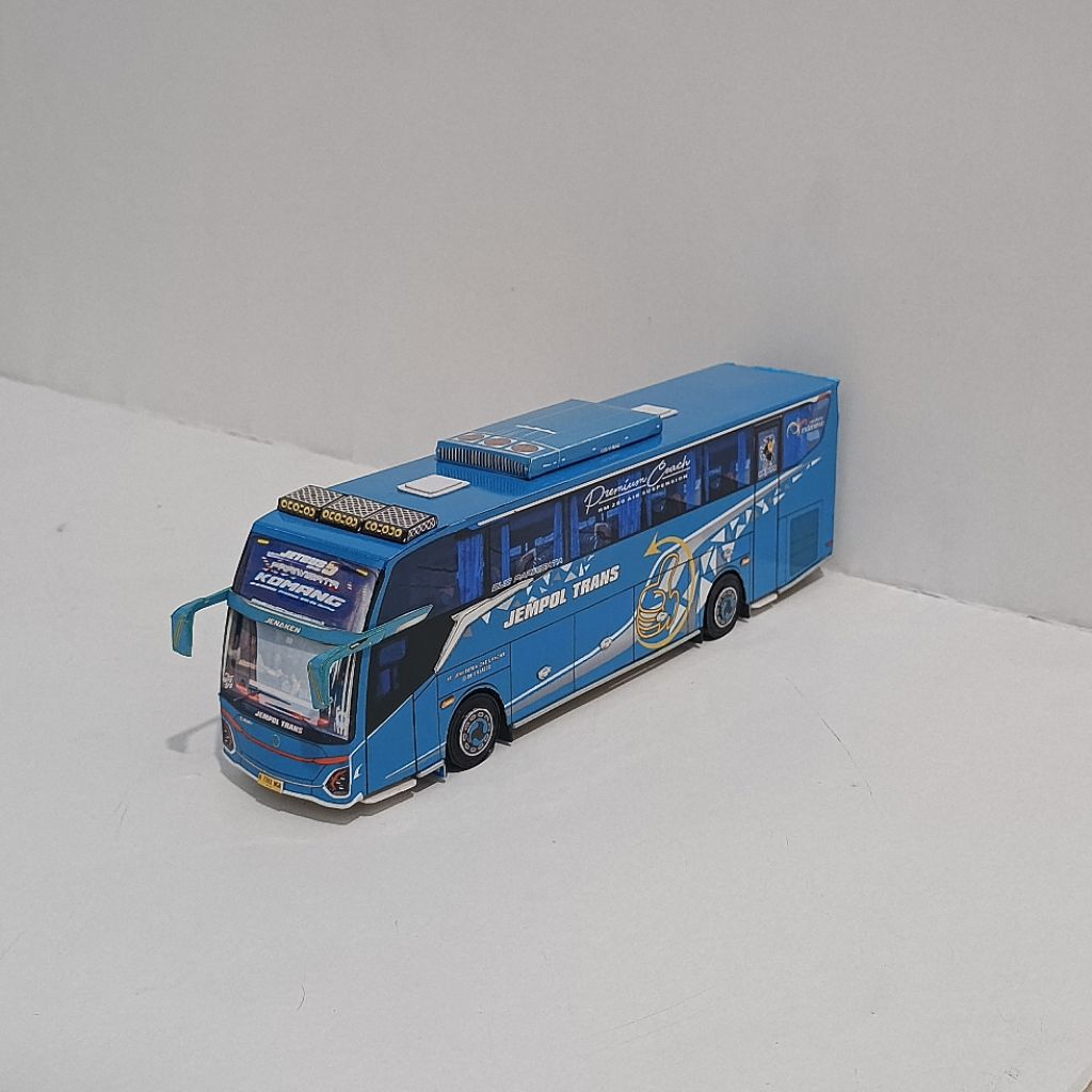 miniatur papercraft bus jempol trans komang skala 43