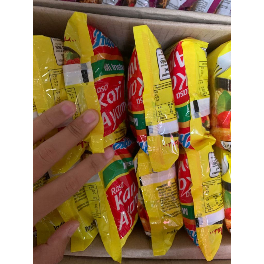 

Indomie kari ayam 1karton isi 40pcs exp aman bisa sameday