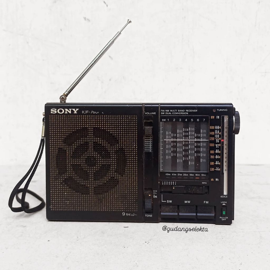 Radio Sony ICF 7600A FM/MW/SW 9 Band Vintage Dekorasi Jadul