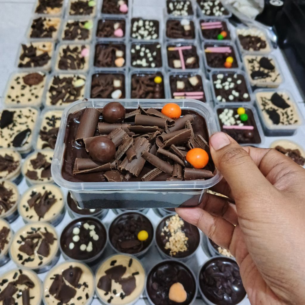 

(LULUS) DESSERT BOX BROWNIES KUKUS LUMER 200ML (produksi tiap hari)