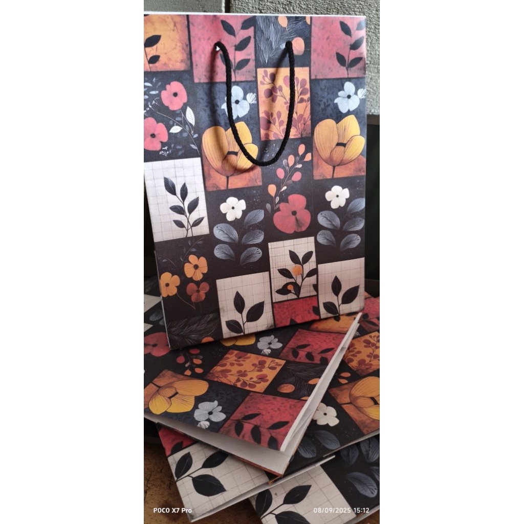 

paperbag motif 18 x 10 x 24