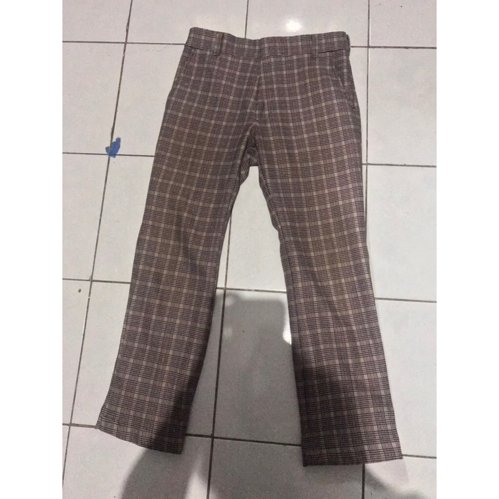 PRELOVED CELANA PRIA