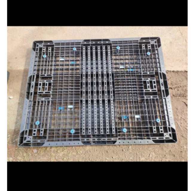 palet plastik ukuran 110x140x10 cm