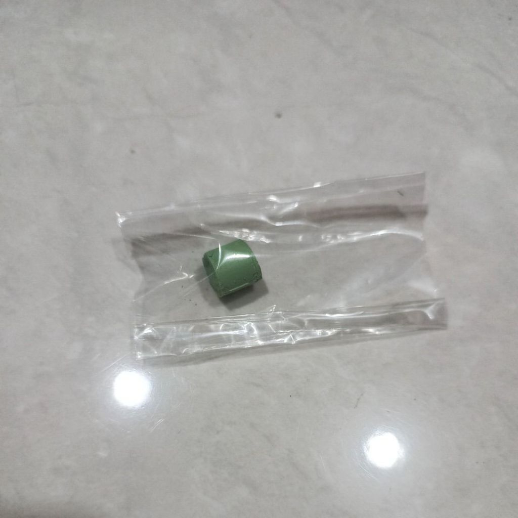 Lem hijau evaporator kulkas