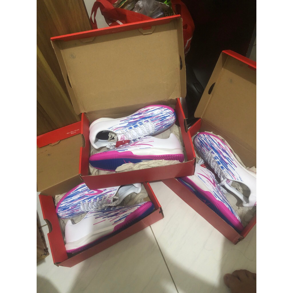 sepatu futsal second & bnib