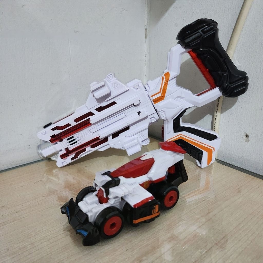 DX Lupinranger vs Patranger VS Changer Ichigo - Patranger Loose