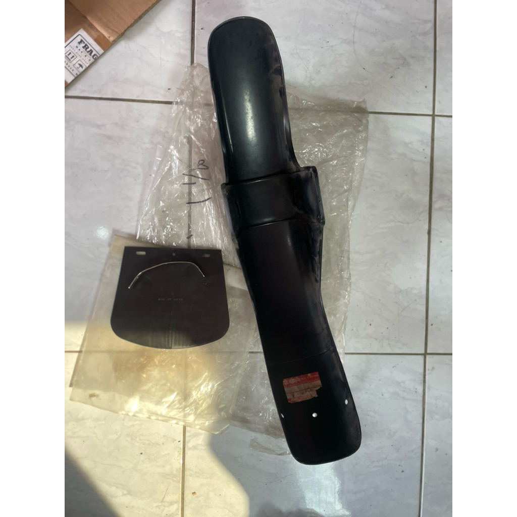 spakbor depan suzuki trs 118 katana gp100 gp125 ORIGINAL spakbor suzuki gp100 gp125 trs slebor suzuk