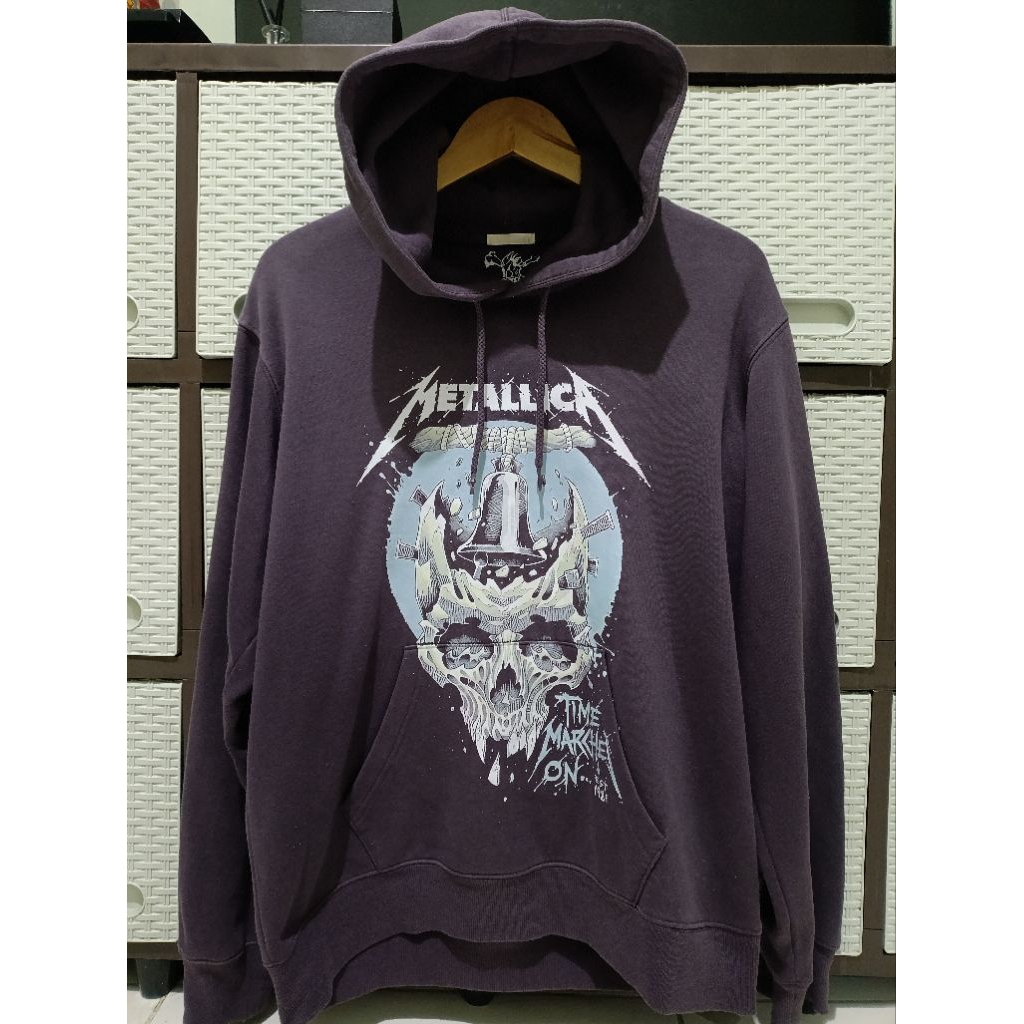 Hoodie Sweater Global Uniqlo (GU) x Metallica Time Marchez On