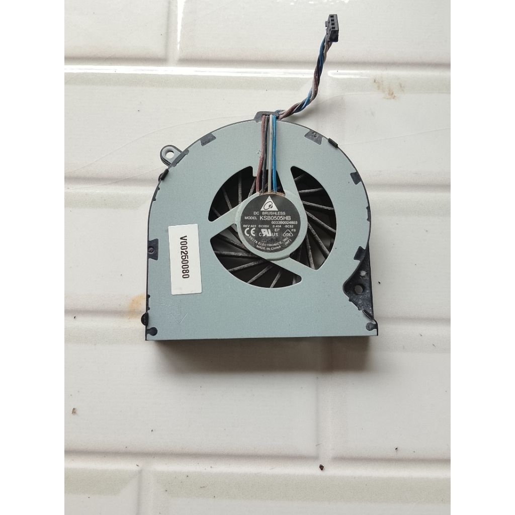 Fan kipas prosesor laptop Toshiba C600