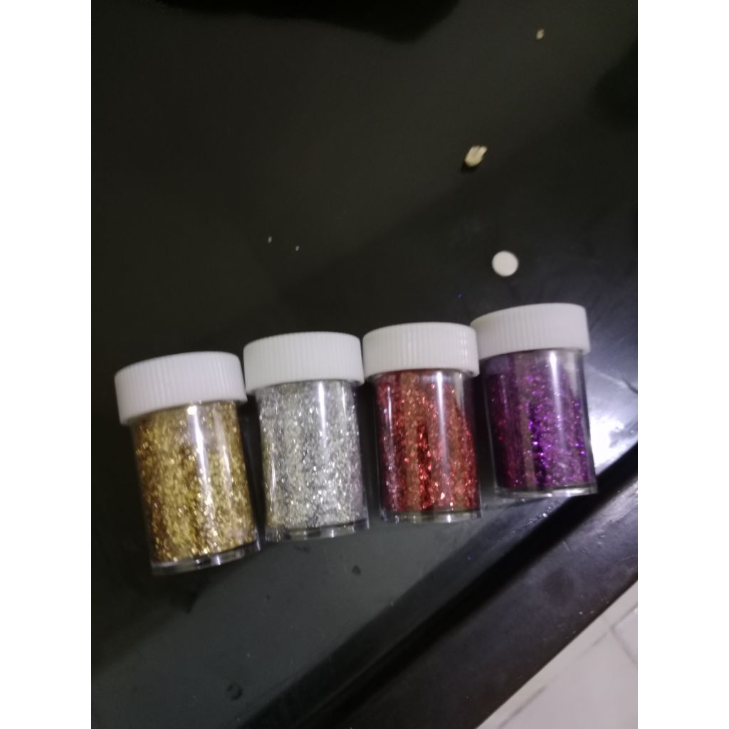 

Gliter emas untuk keterampilan