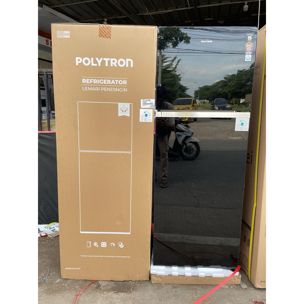 Kulkas POLYTRON 2 Pintu/Pendingin Minuman