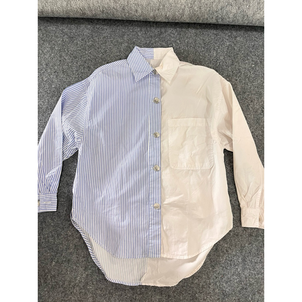kemeja putih garis biru