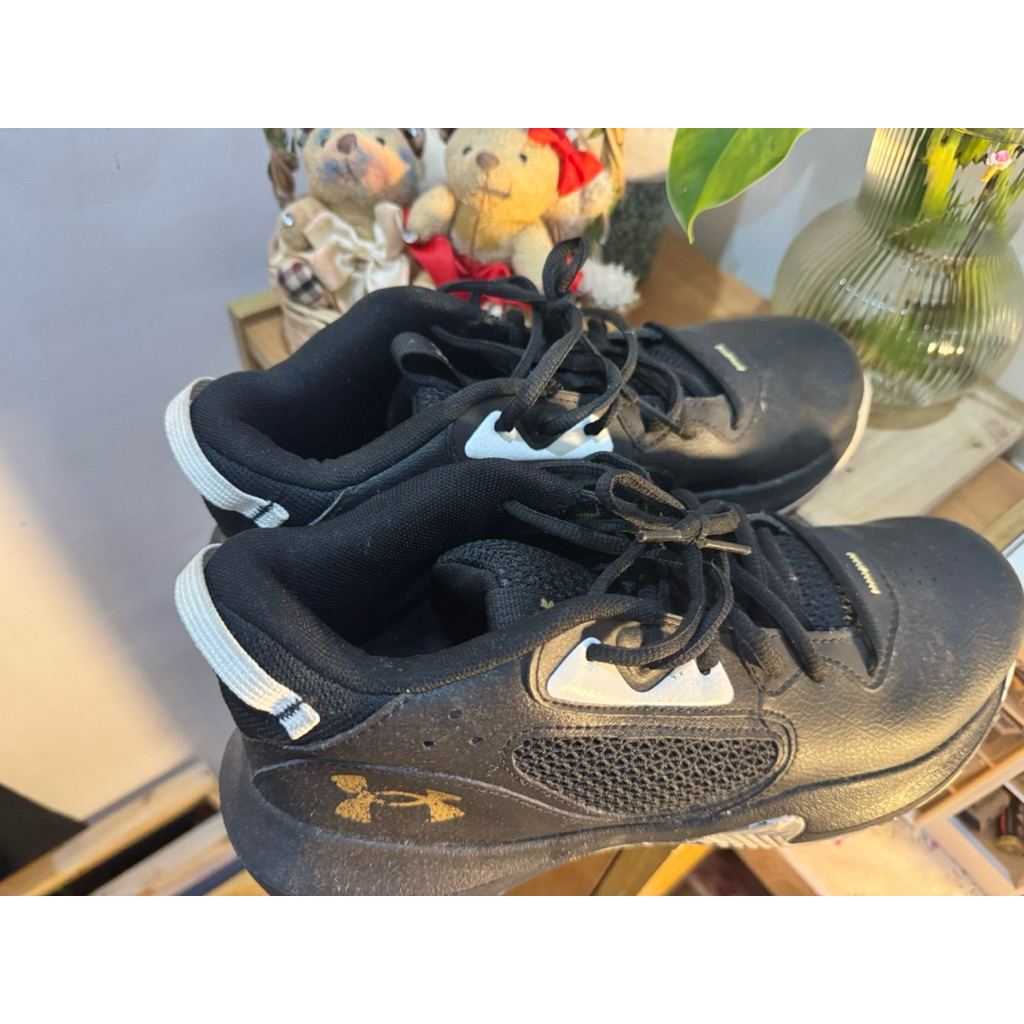 Under Armour Lockdown 6 'Black Metallic Gold' 3025616-003 Under Armour Lockdown 6 'Hitam Emas Metali