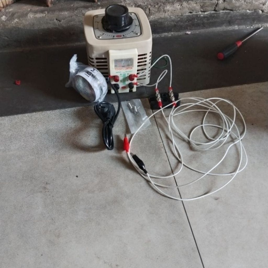 

1 set alat pemotong sterofoam sudah DC 1000watt