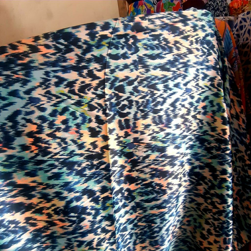 KAIN SATIN SILK PREMIUM MOTIF MACAN - KAIN SATEN MOTIF LEOPARD  - BAHAN KAIN MOTIF MACAN HARGA/0,5M