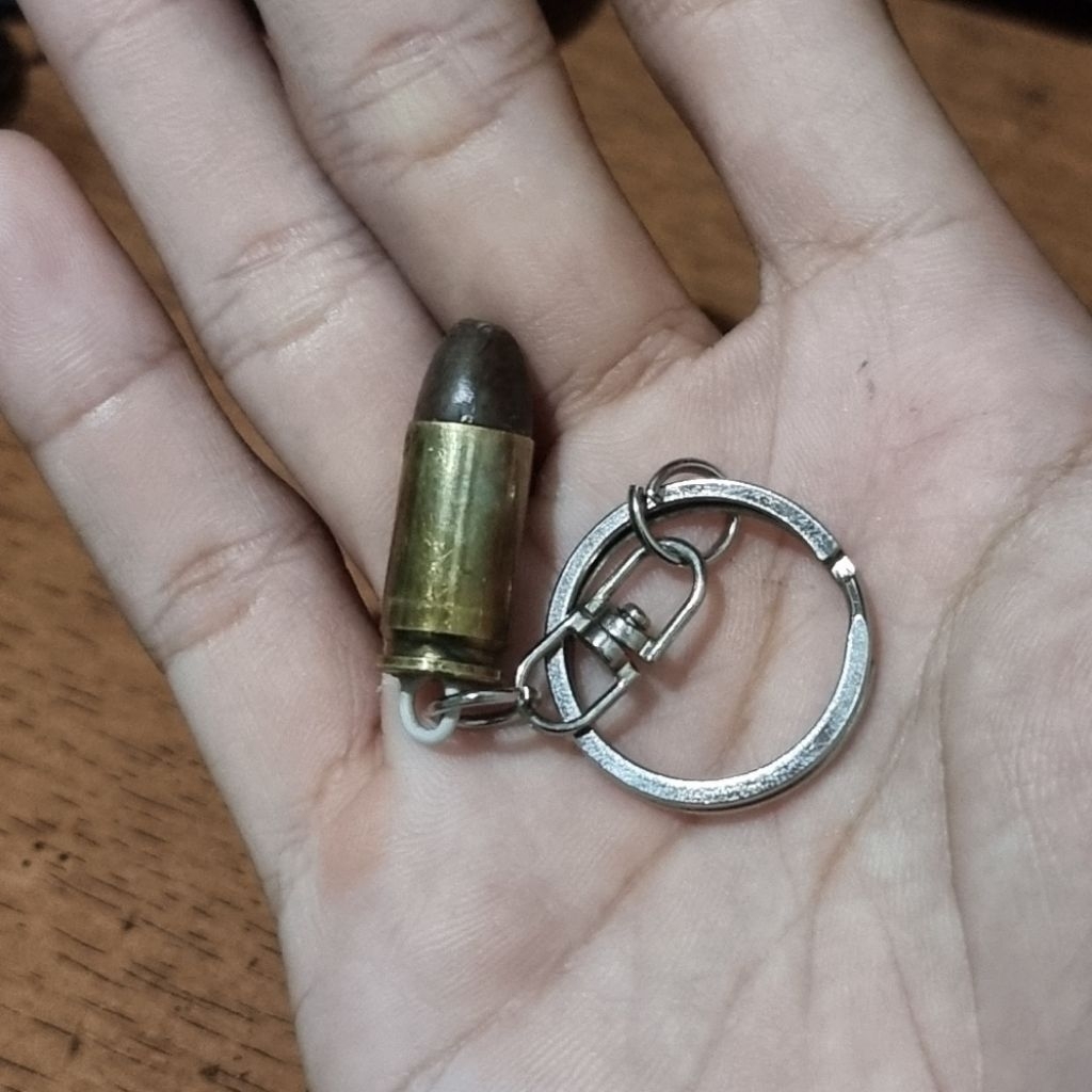 Gantungan kunci kuningan selongsong langka unik