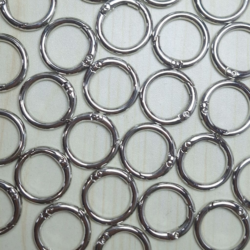 ring on off silver gold