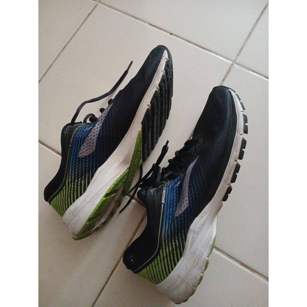 Sepatu Brooks Preloved