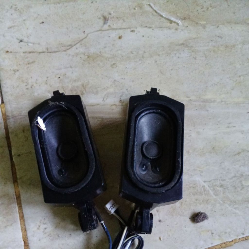 speaker tv LED Sharp 32le1851