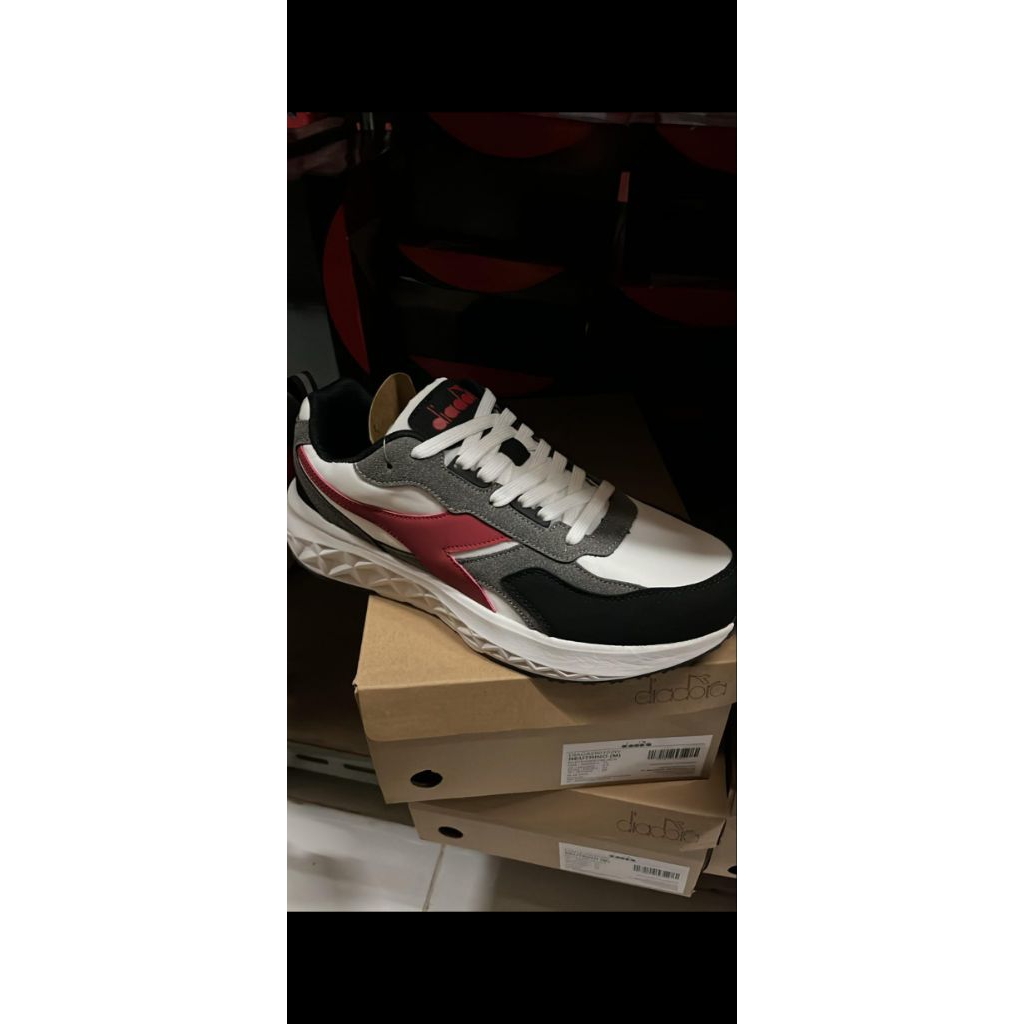 Diadora Neutrino BNIB Original Store