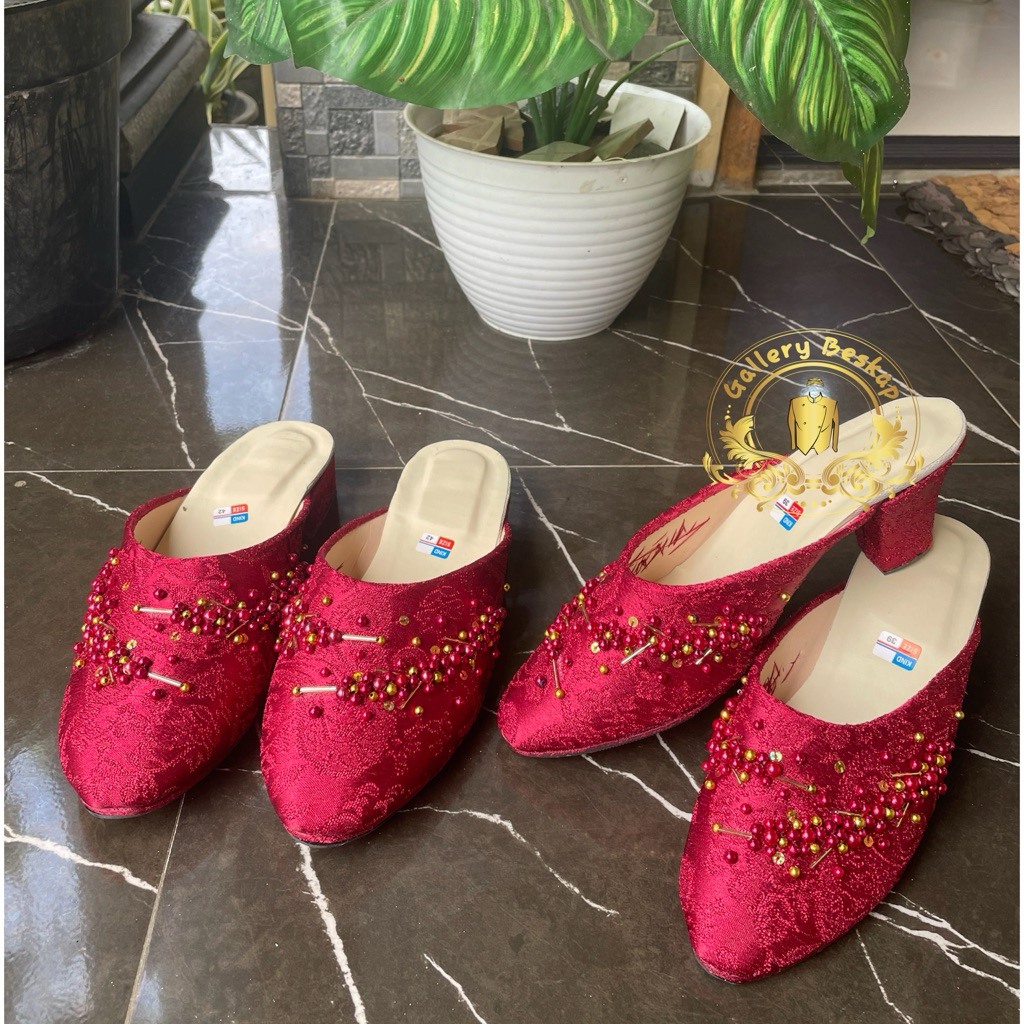 Sendal selop pengantin/ wedding shoes warna maroon