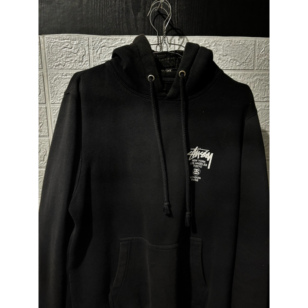 stussy world tour hoodie black