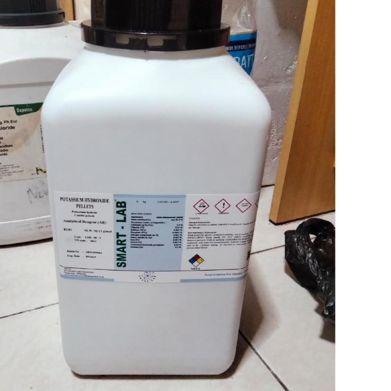 Kalium Hidroksida pro analis 500gr/ Potassium Hydroxide / KOH Pro Analisis