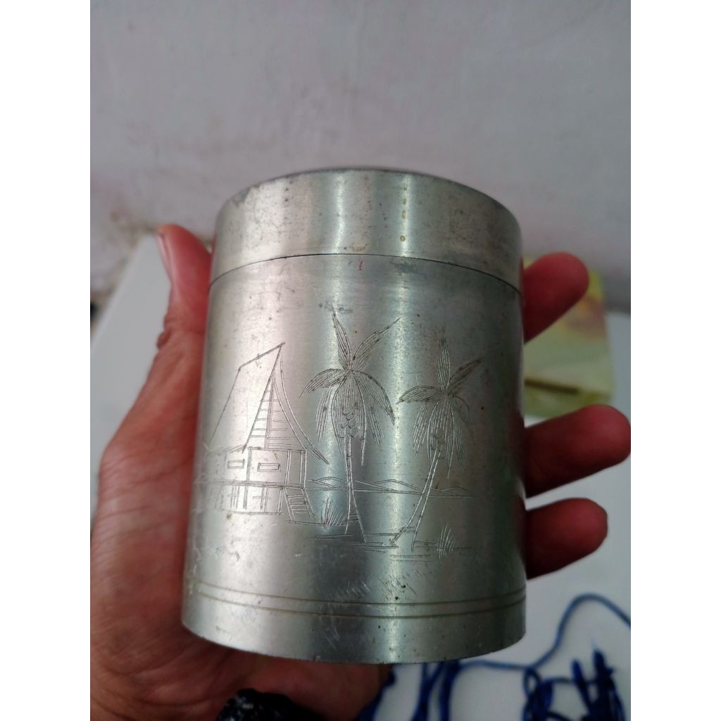 wadah perhiasan kuno