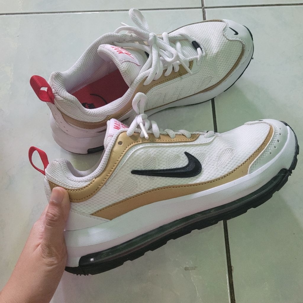 Preloved NIKE Air Max AP Sepatu Wanita Women's Shoes ORIGINAL 39 White Metalic