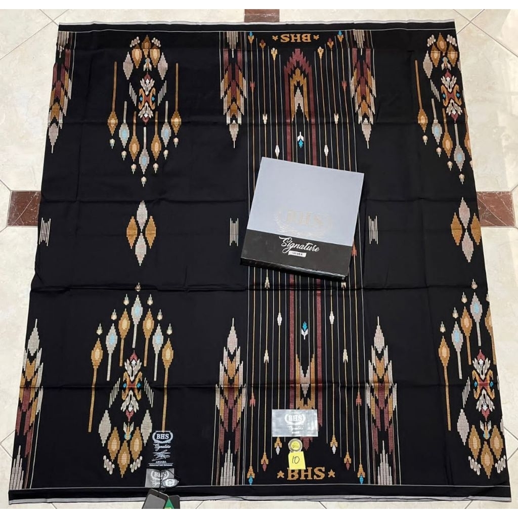 Sarung BHS Signature SSH Silver Kombinasi Hitam Emas Mercerized Songket Timbul ATBM