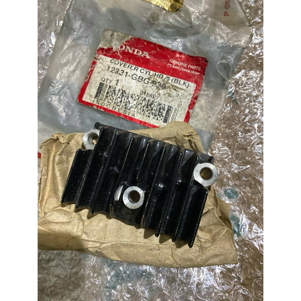 12331-GBG-930 COVER TUTUP CYLINDER SILINDER HEAD SAMPING COP KOP KANAN GRAND HITAM ORI ORIGINAL HOND