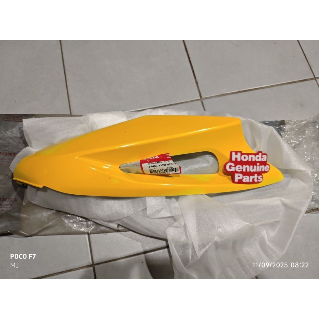64400KWB920PFY / COVER R M/P(PL FL YL) / SAYAP LUAR KANAN BLADE KARBU GEN 1