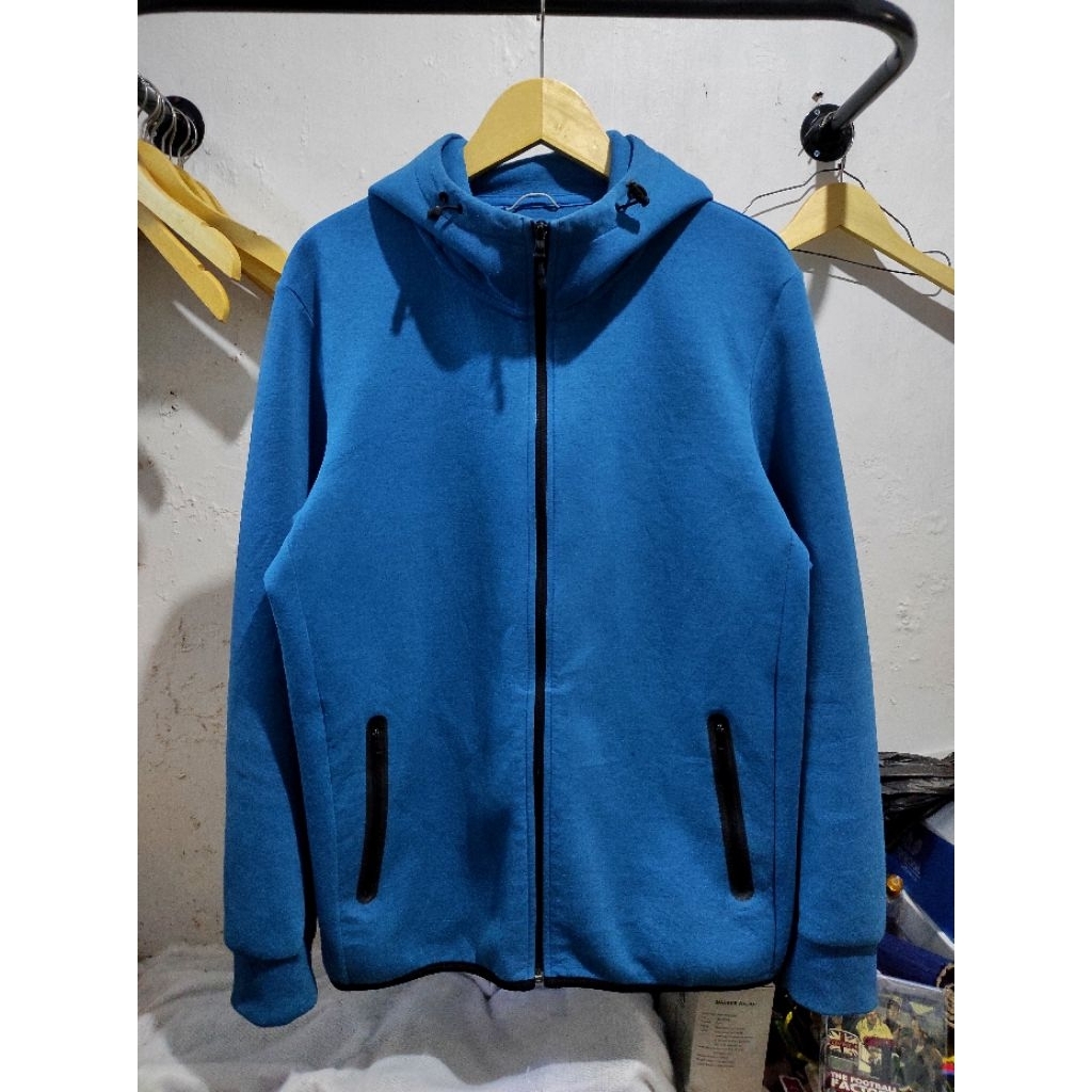 UNIQLO tech biru second ori