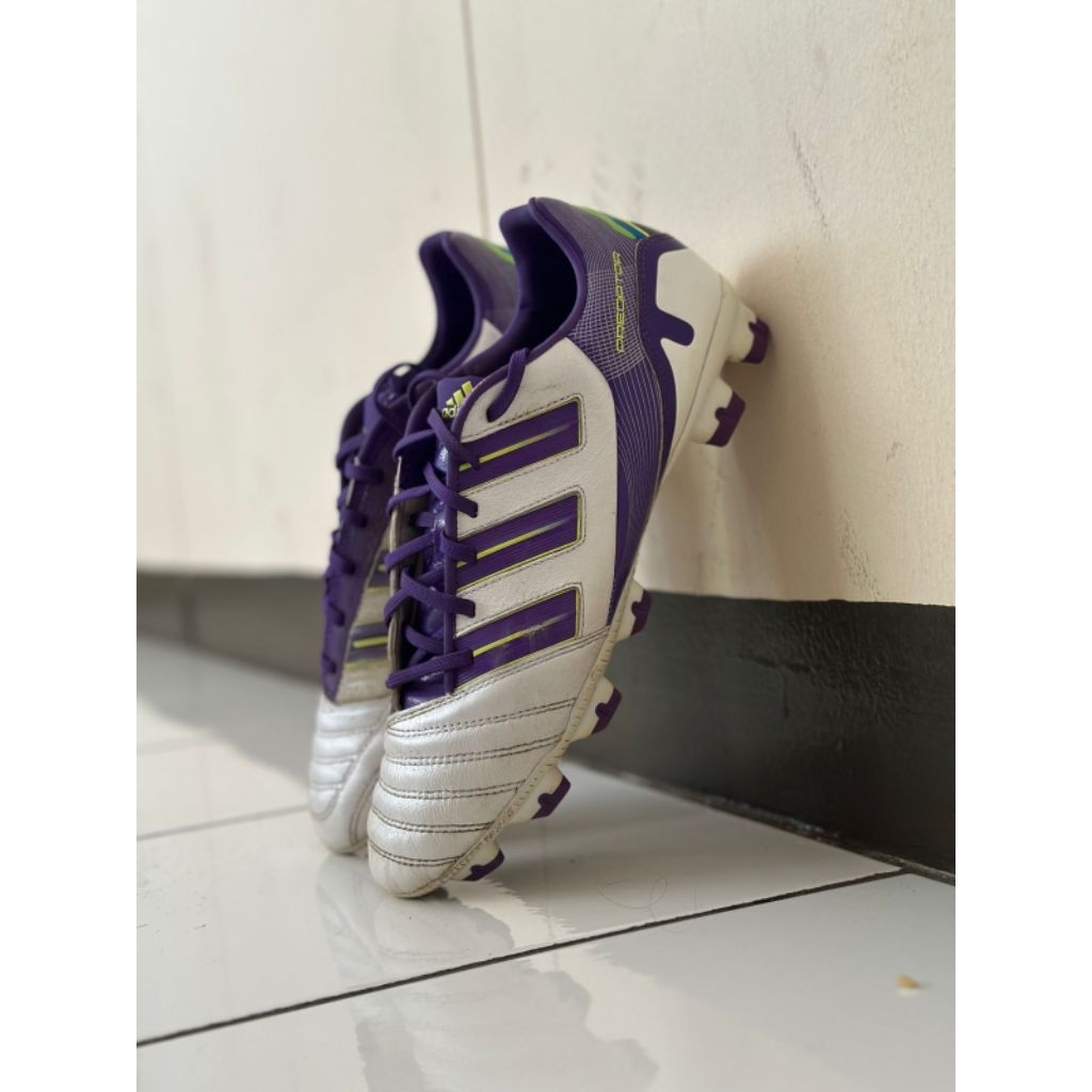 sepatu sepak bola adidas predator