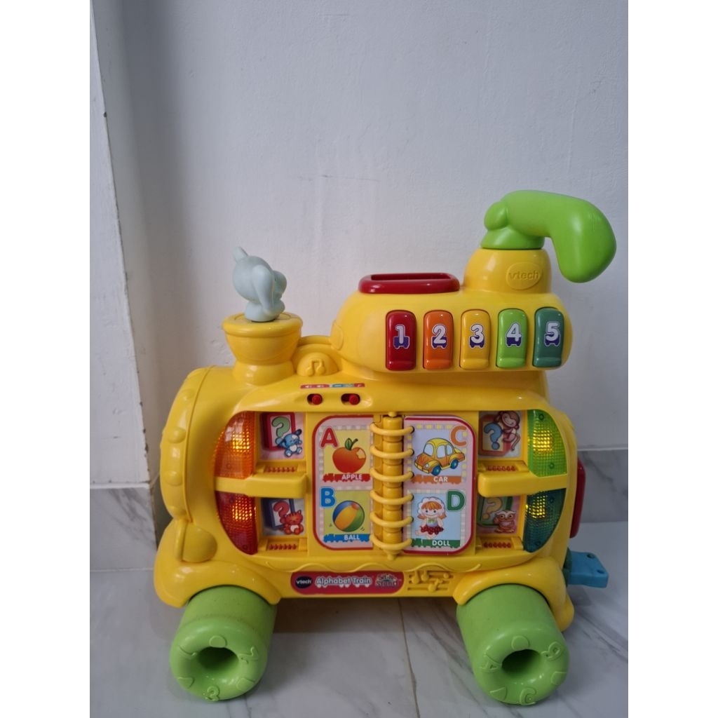Vtech Sit-to-Stand Ultimate Alphabet Train