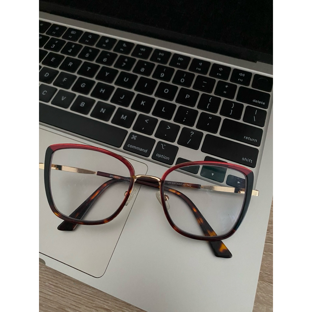 Kacamata Optik melawai illustro cat eye original 1000%