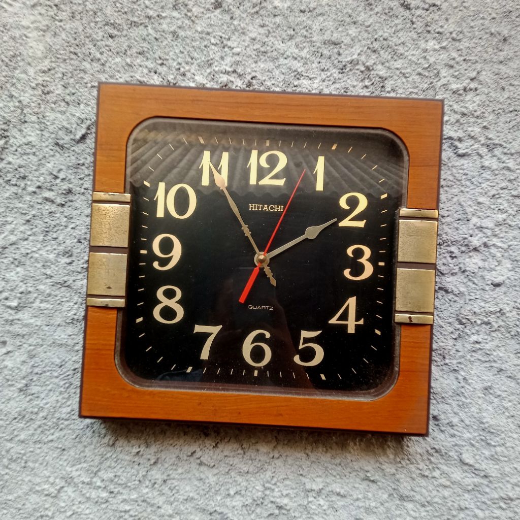 Jam Dinding Hitachi Lawas Jadul Vintage