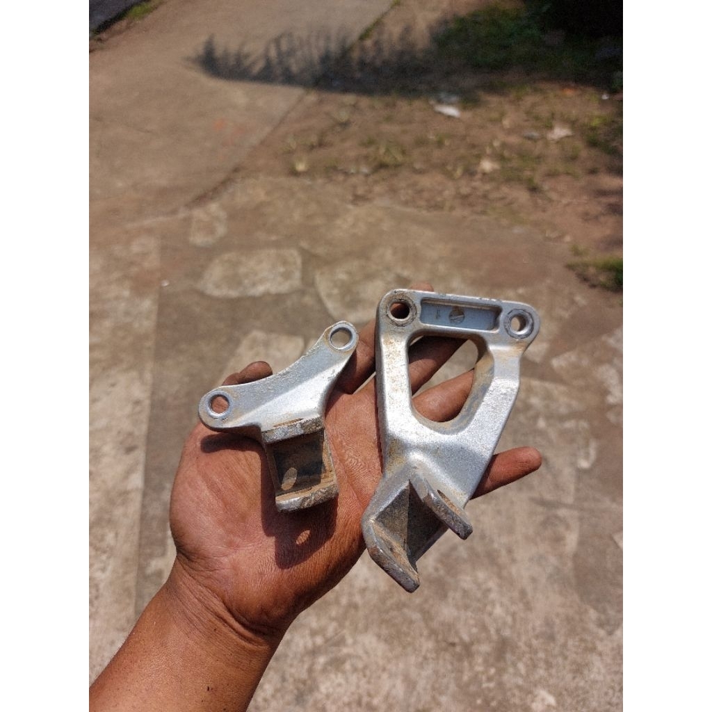 Postep Footstep Belakang Mio Sporty Original