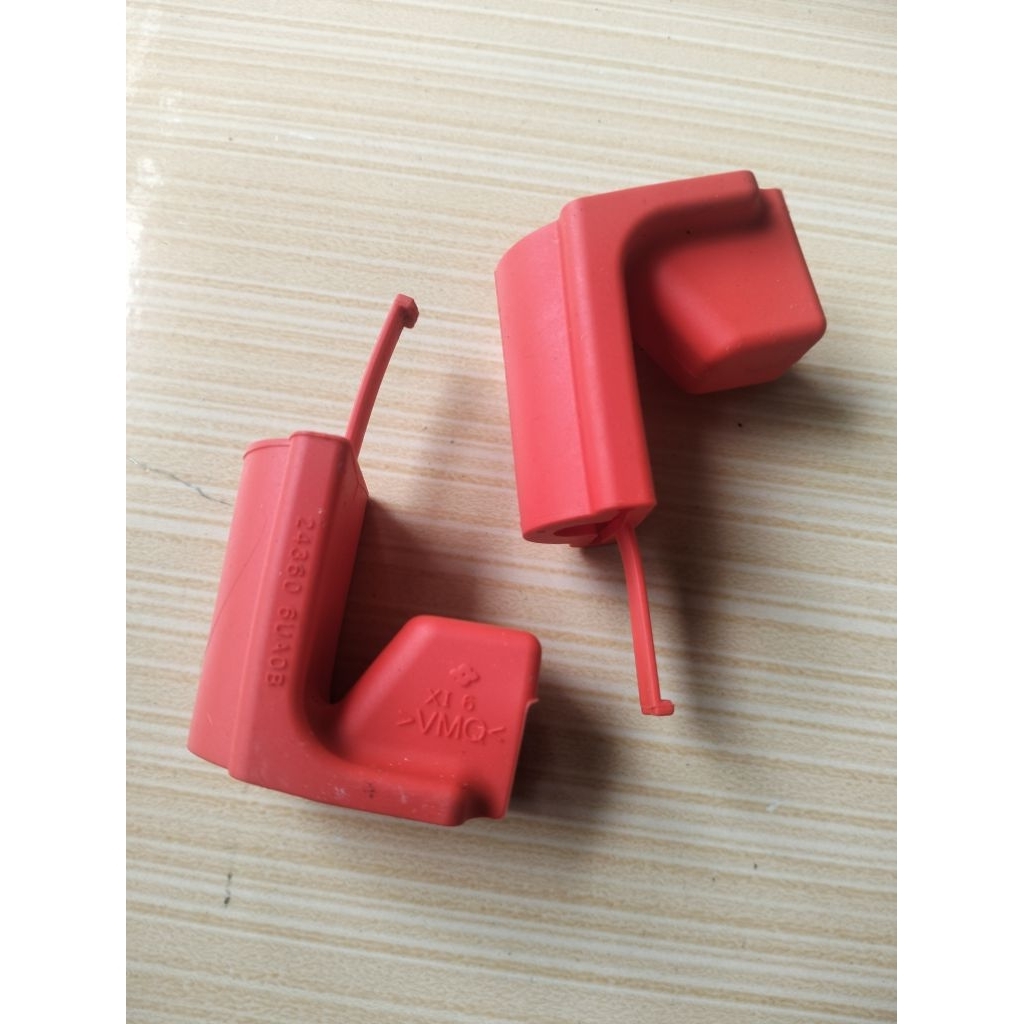 KARET PELINDUNG KABEL SKUN ACCU MOBIL UNIVERSAL/ KARET SKUN ACCU MOBIL / KARET PROTEKTOR KABEL ACCU 