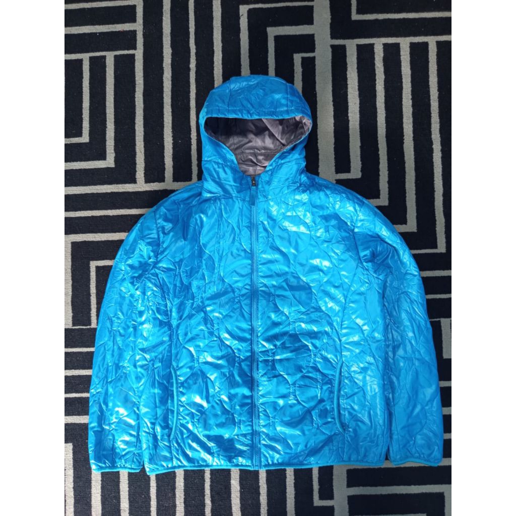 Jaket UNIQLO Reversibel ( Waterproof / Water-Repellent)