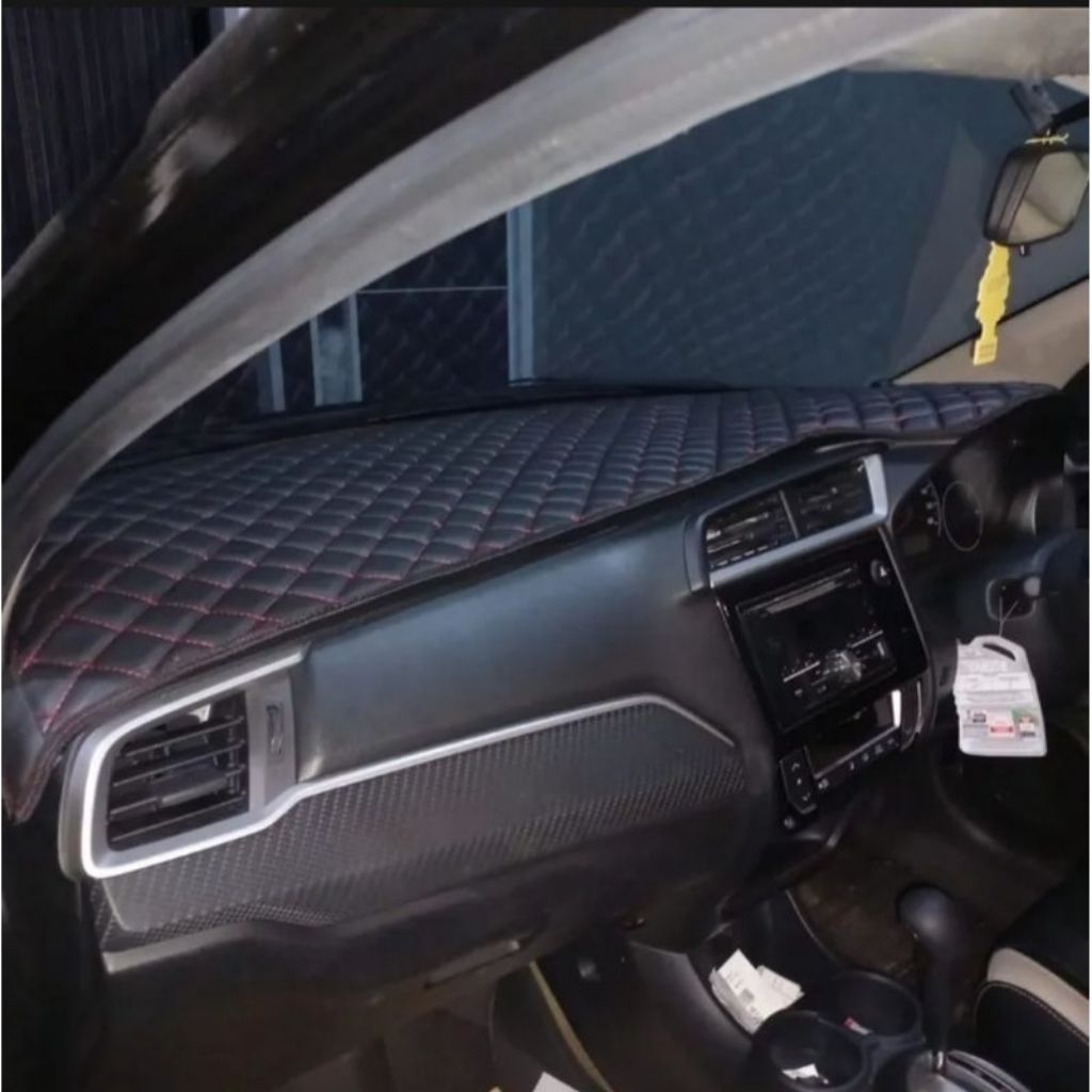 alas dashboard mobil Honda Brio Mobilio 2016/2021