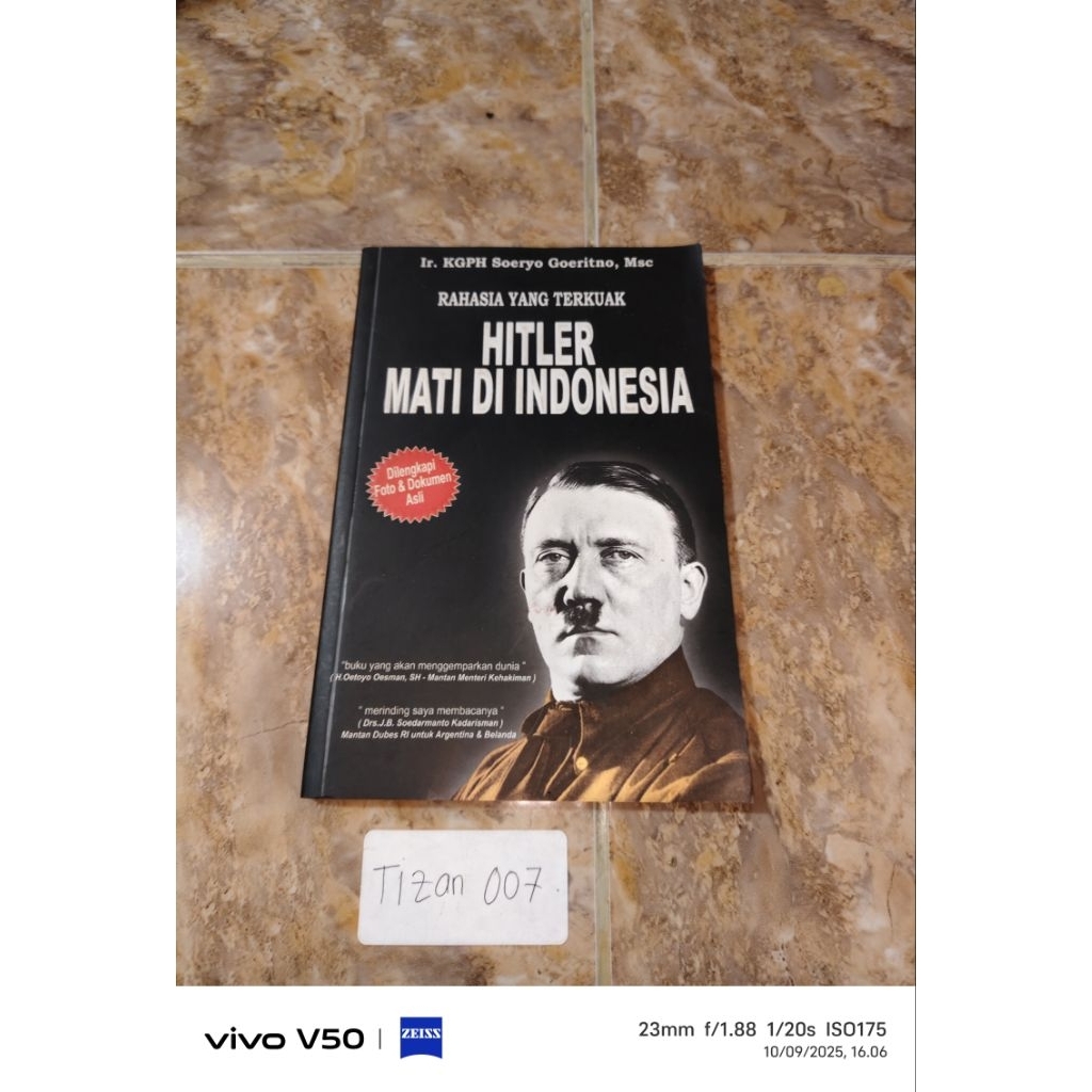 Buku Rahasia yang terkuak Hitler mati di Indonesia by Ir KGPH Soeryo