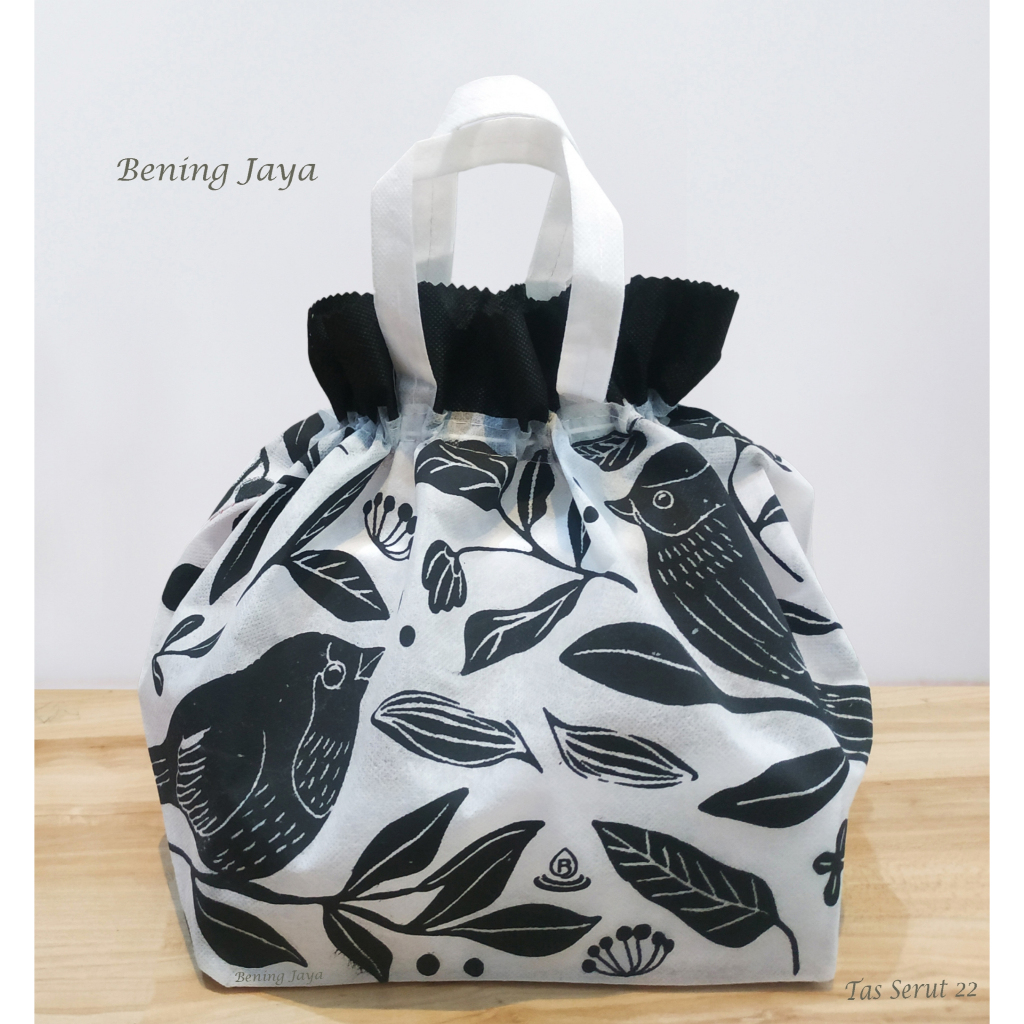 

Tas Hajatan Goodie bag Serut Motif 22 Paruru Hitam Putih