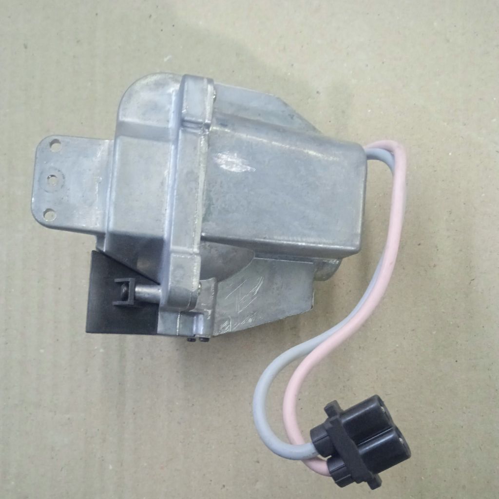 Lampu proyektor ESEMKA