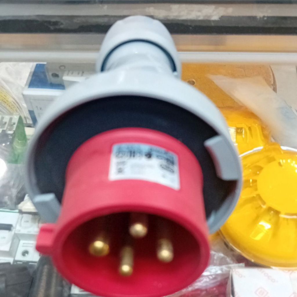 legrand ip67 32a 4pin outdor kode 555438 male