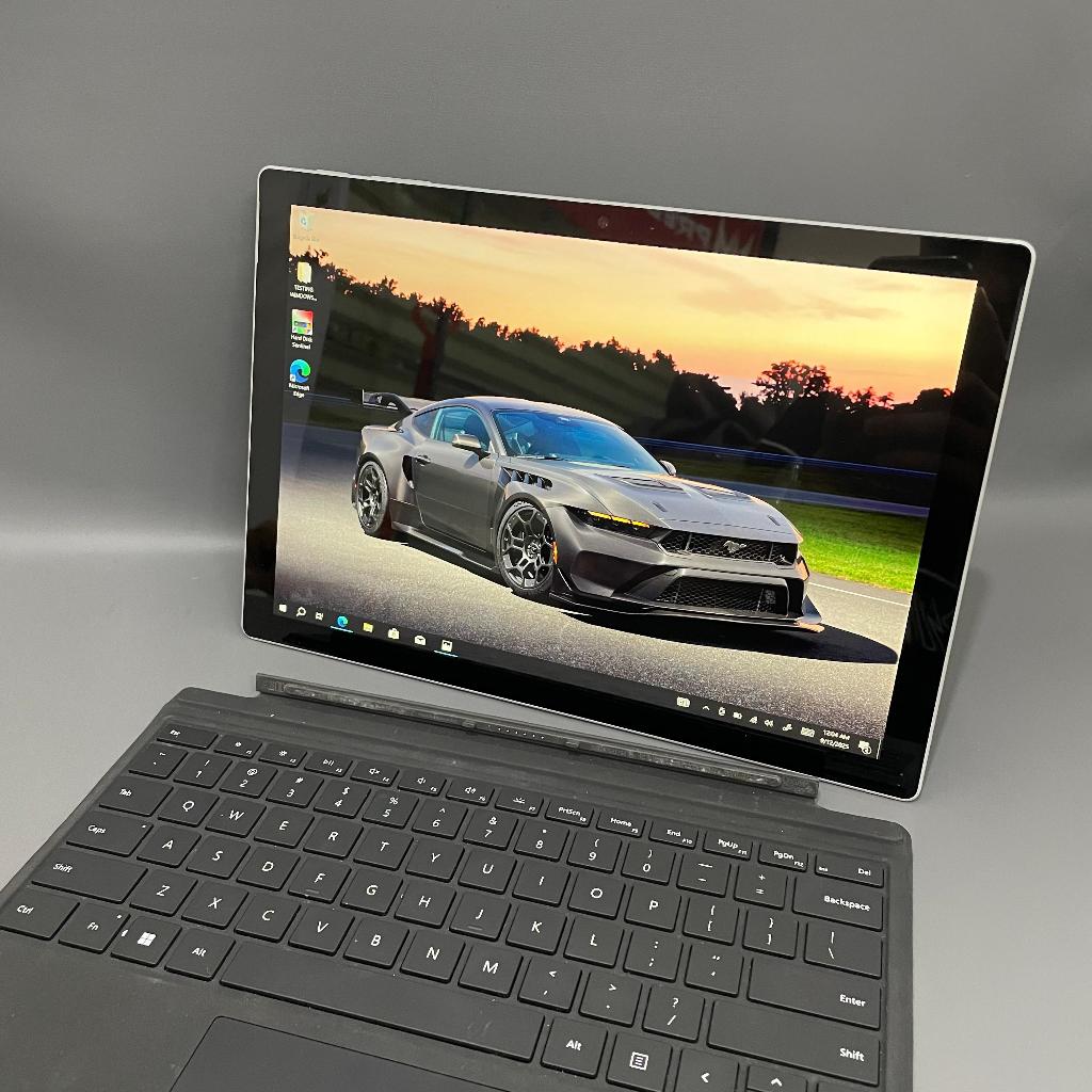 Laptop microsoft surface pro 4 touchscreen 2 in 1 Ram 8 SSD 256 GB core i5 gen 7 mulus + keyboard