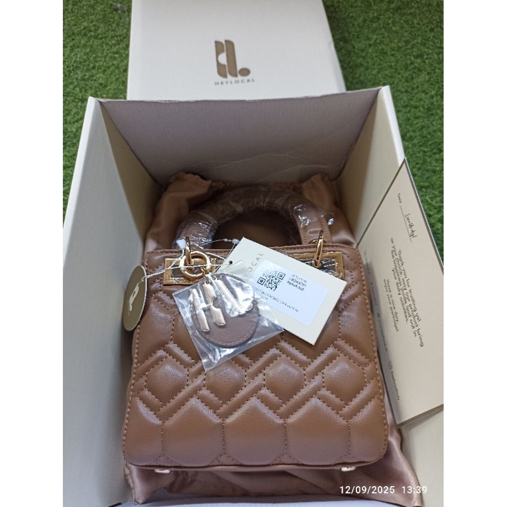 Bloom exclusive bag heylocal