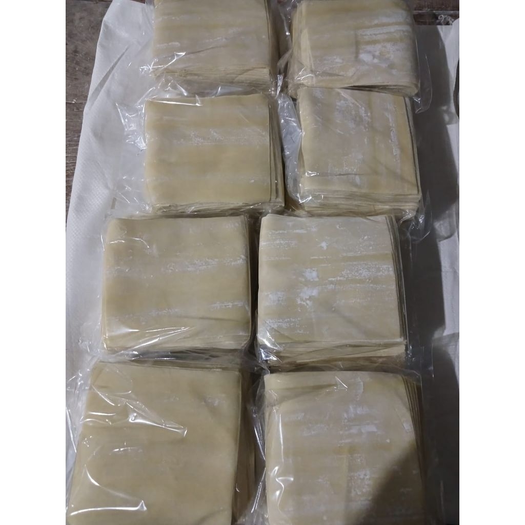 

Kulit Pangsit ukuran kecil 10 x 10